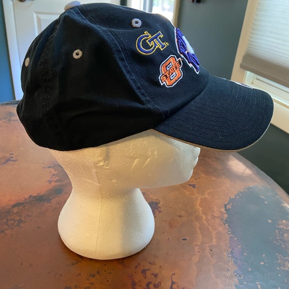 NCAA men’s basketball Final Four souvenir baseball hat! Game won by Connecticut - Picture 5 of 6